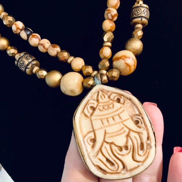 Handmade Vintage CARVED BONE - TIGER CORAL STATEMENT NECKLACE ⭐️NEW CONDITION - Picture 3 of 9